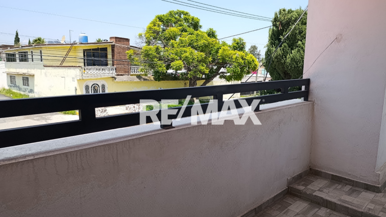 Local en renta sobre avenida en San Martín Azcatepec